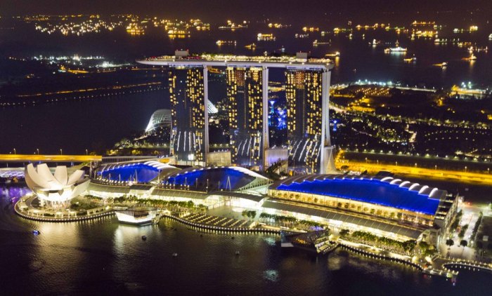 singapore at night